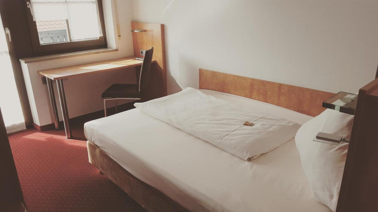 Hotel Jaegerhof ロート エクステリア 写真